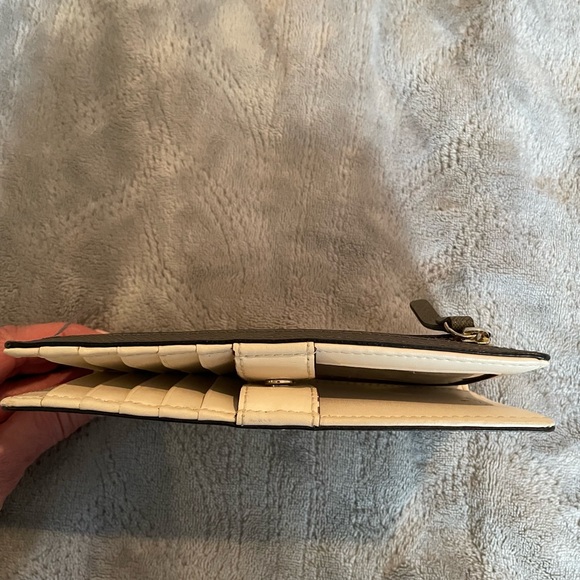 Kate Spade NY leather wallet grey & white - Picture 4 of 11